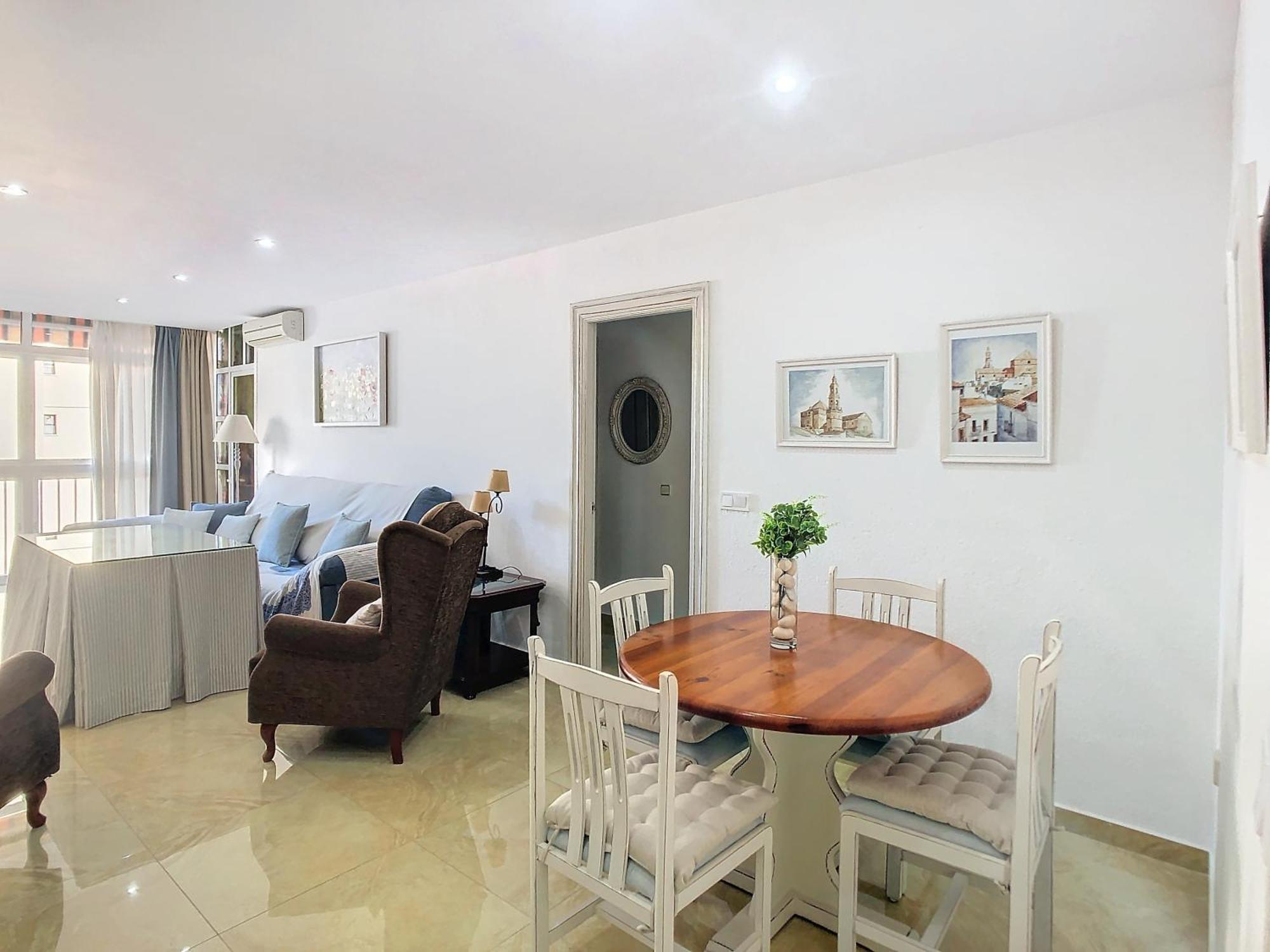Apartment De 3 *